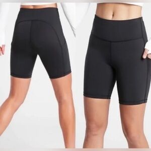 BLACK FRIDAY DEAL: Athleta Black Ultimate Stash Shorts 7”